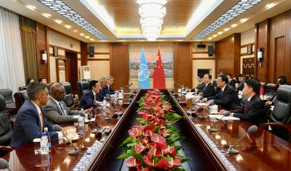 张柱会见联合国粮农组织总干事屈冬玉